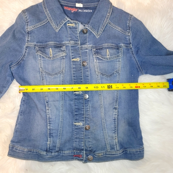 Wrangler Billie Eilish Graphic Denim Jean Jacket size Medium - Picture 8 of 9